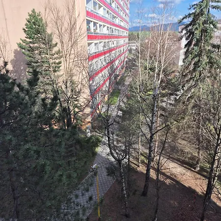 Pri Nemocnici V Ruzomberku 아파트 루좀베로크